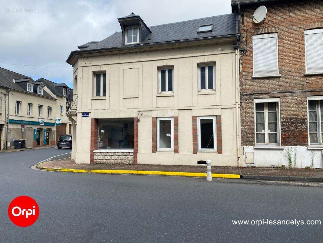 Maison à FLEURY-SUR-ANDELLE