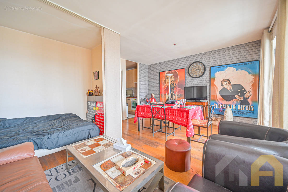 Appartement à PARIS-19E