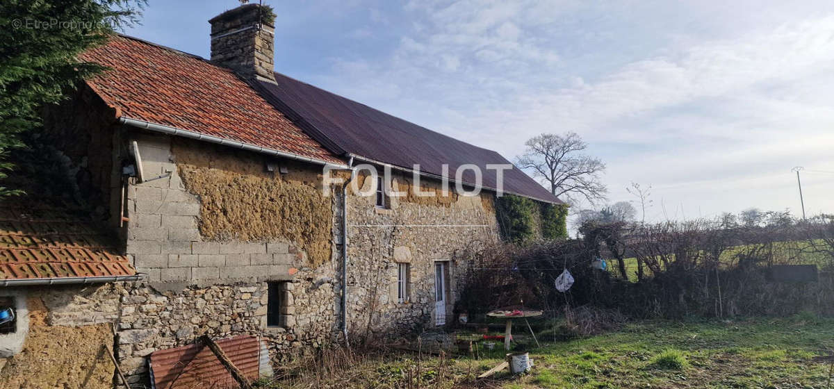 Maison à MONTCUIT