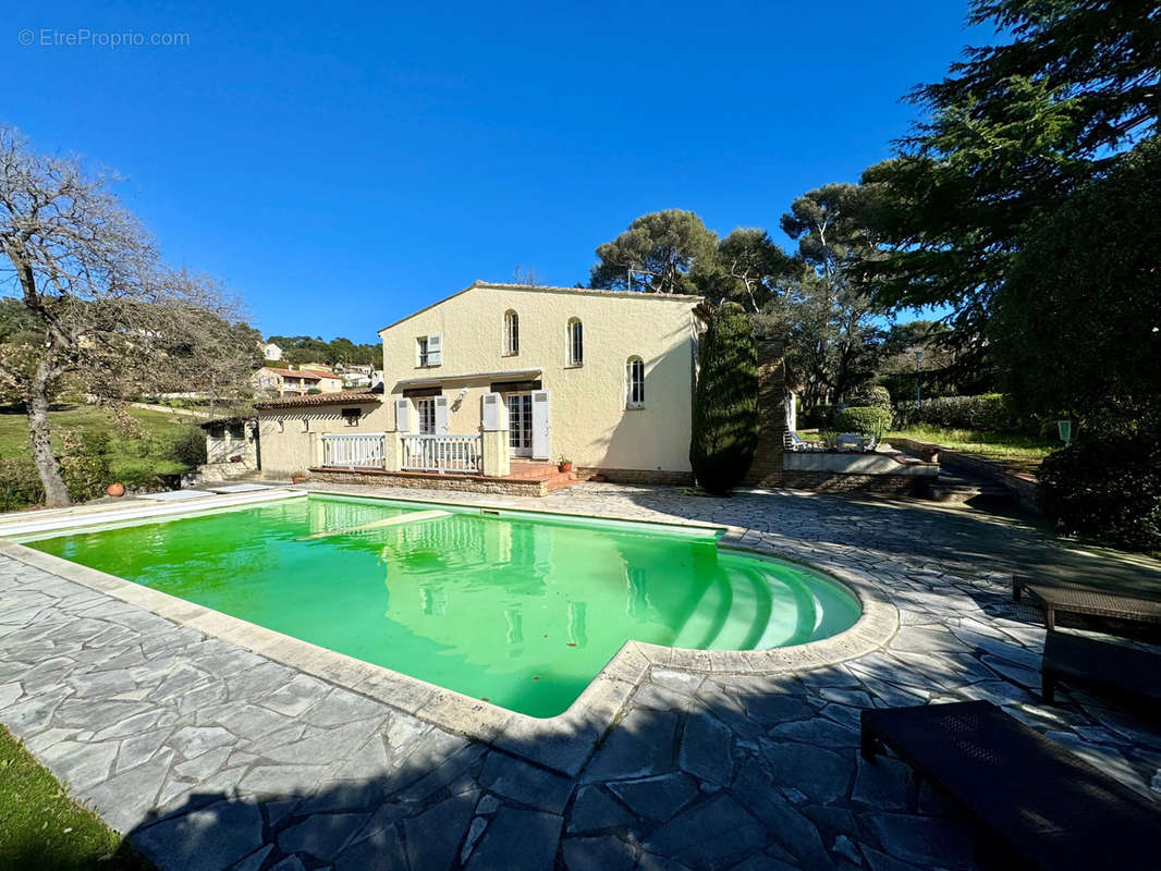 Maison à SIX-FOURS-LES-PLAGES