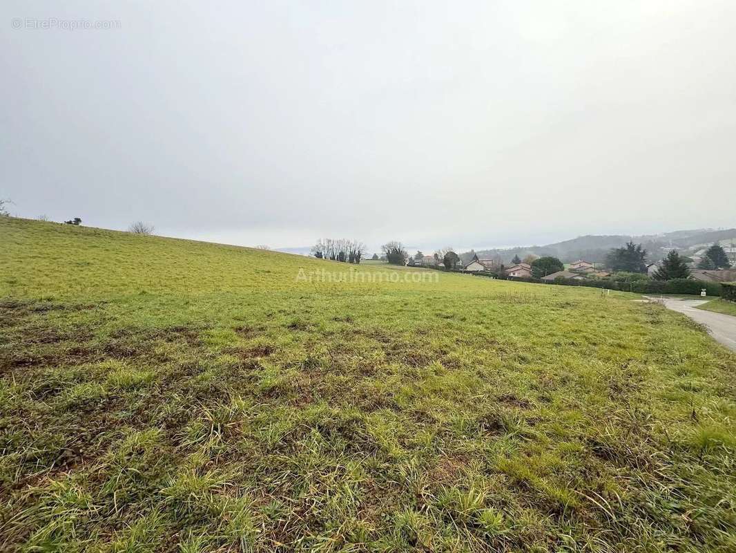 Terrain à BOURGOIN-JALLIEU