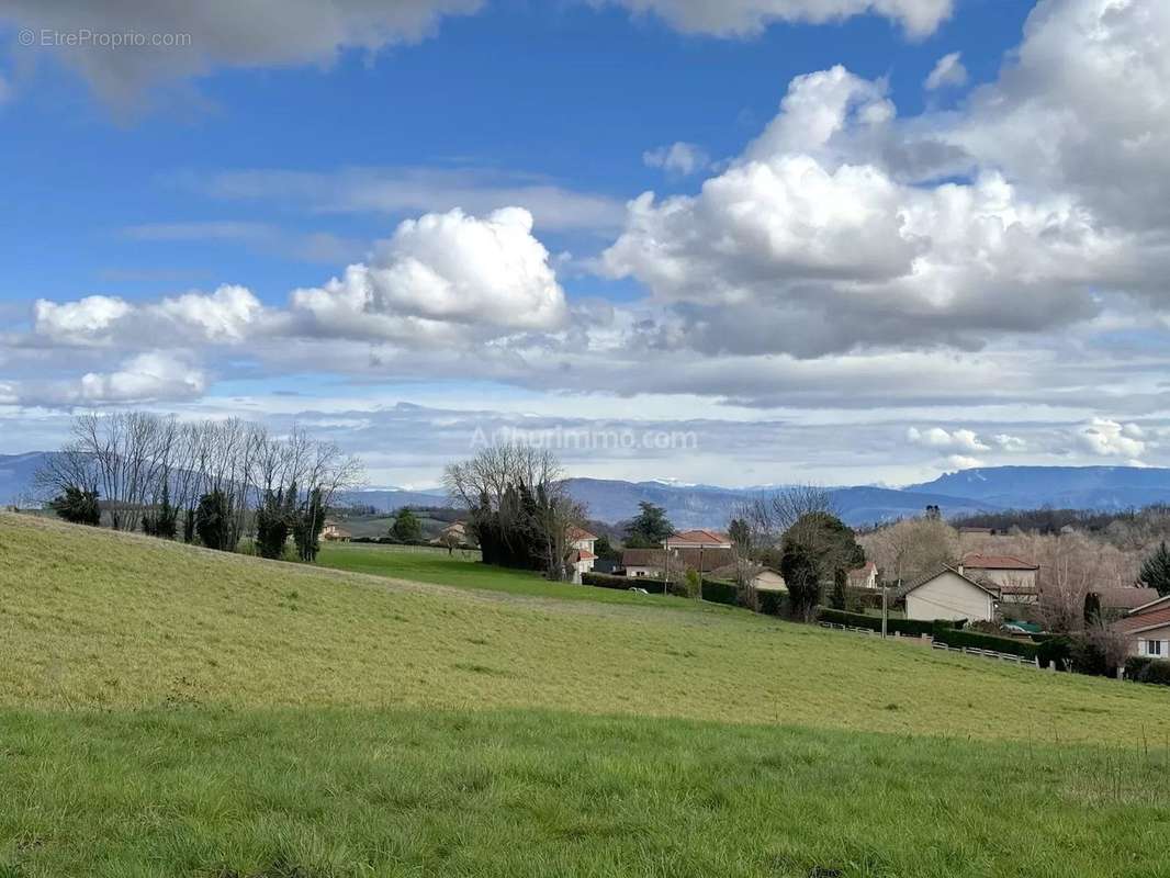 Terrain à BOURGOIN-JALLIEU