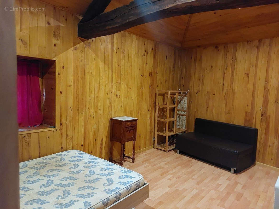 Chambre une sur 3 - Maison à PANJAS