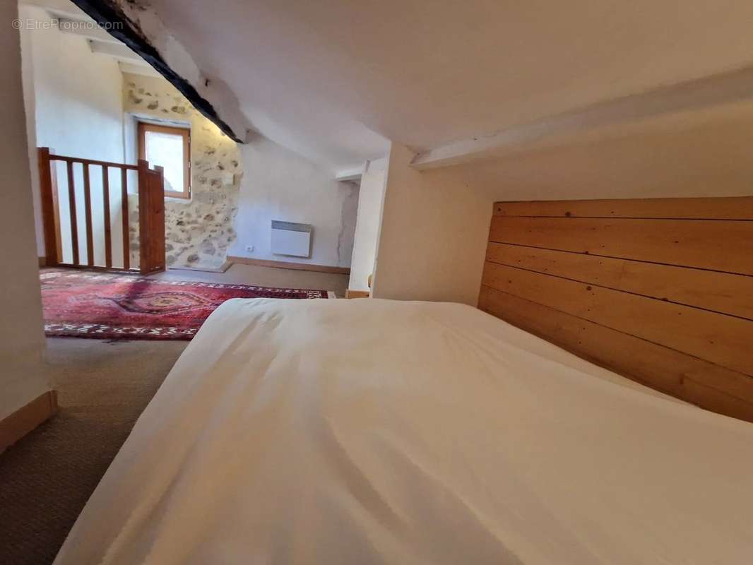 Appartement à TOURRETTES-SUR-LOUP