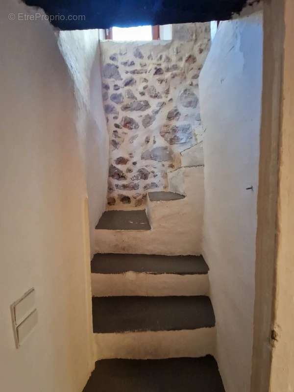 Appartement à TOURRETTES-SUR-LOUP