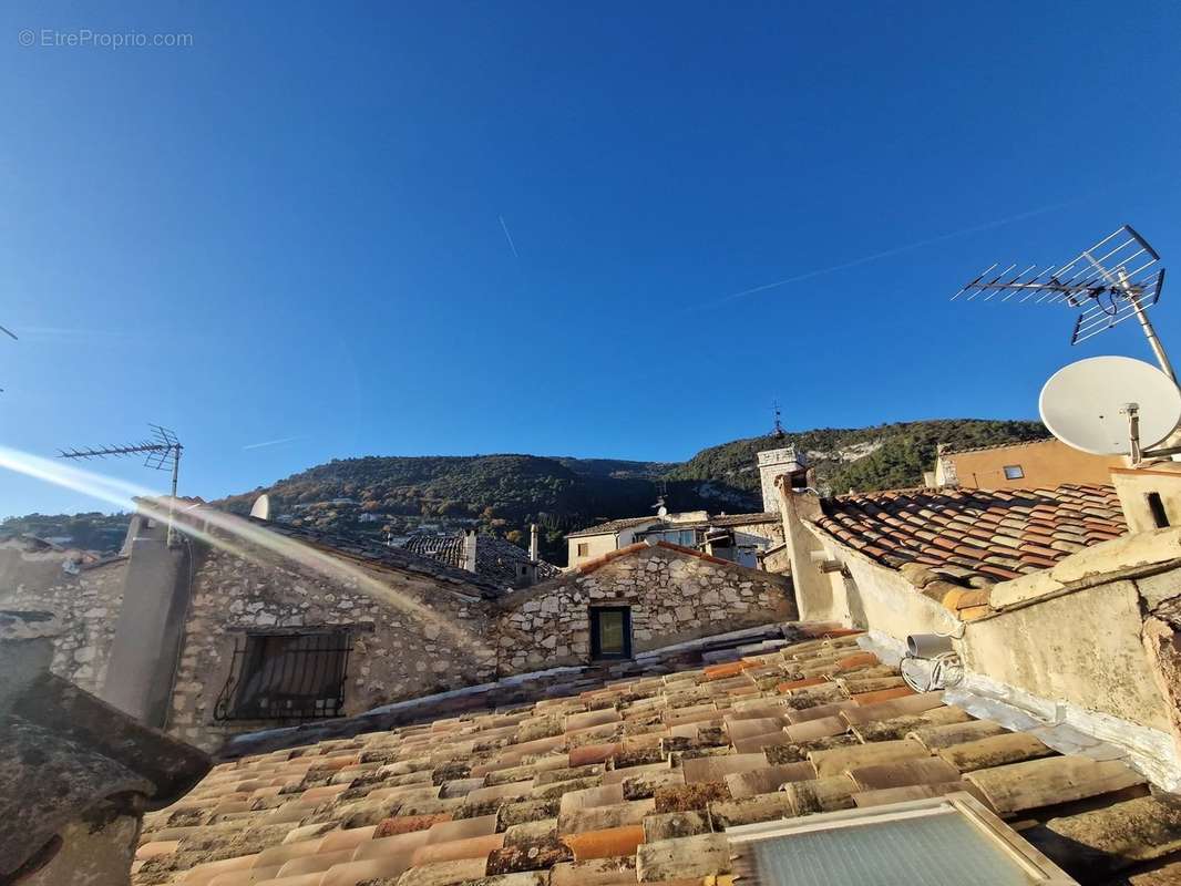 Appartement à TOURRETTES-SUR-LOUP