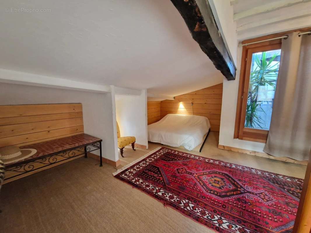 Appartement à TOURRETTES-SUR-LOUP