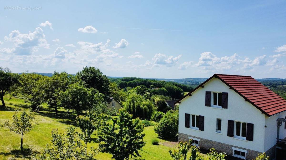 Maison à BEAUREGARD-DE-TERRASSON