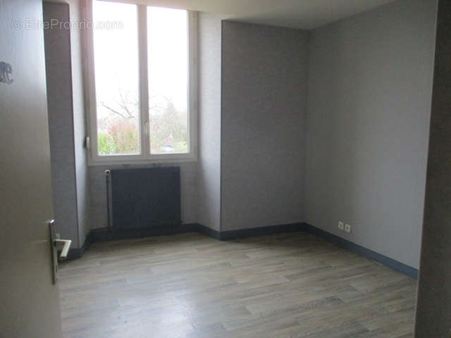 Appartement à SAINT-YRIEIX-LA-PERCHE