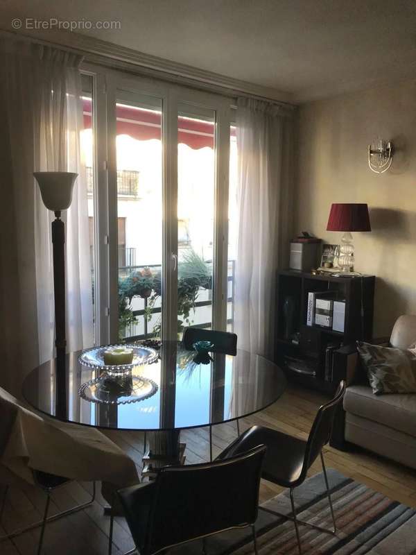 Appartement à PARIS-17E