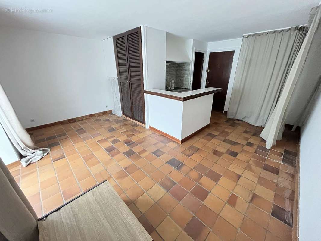 Appartement à SAINT-ARNOULT-EN-YVELINES