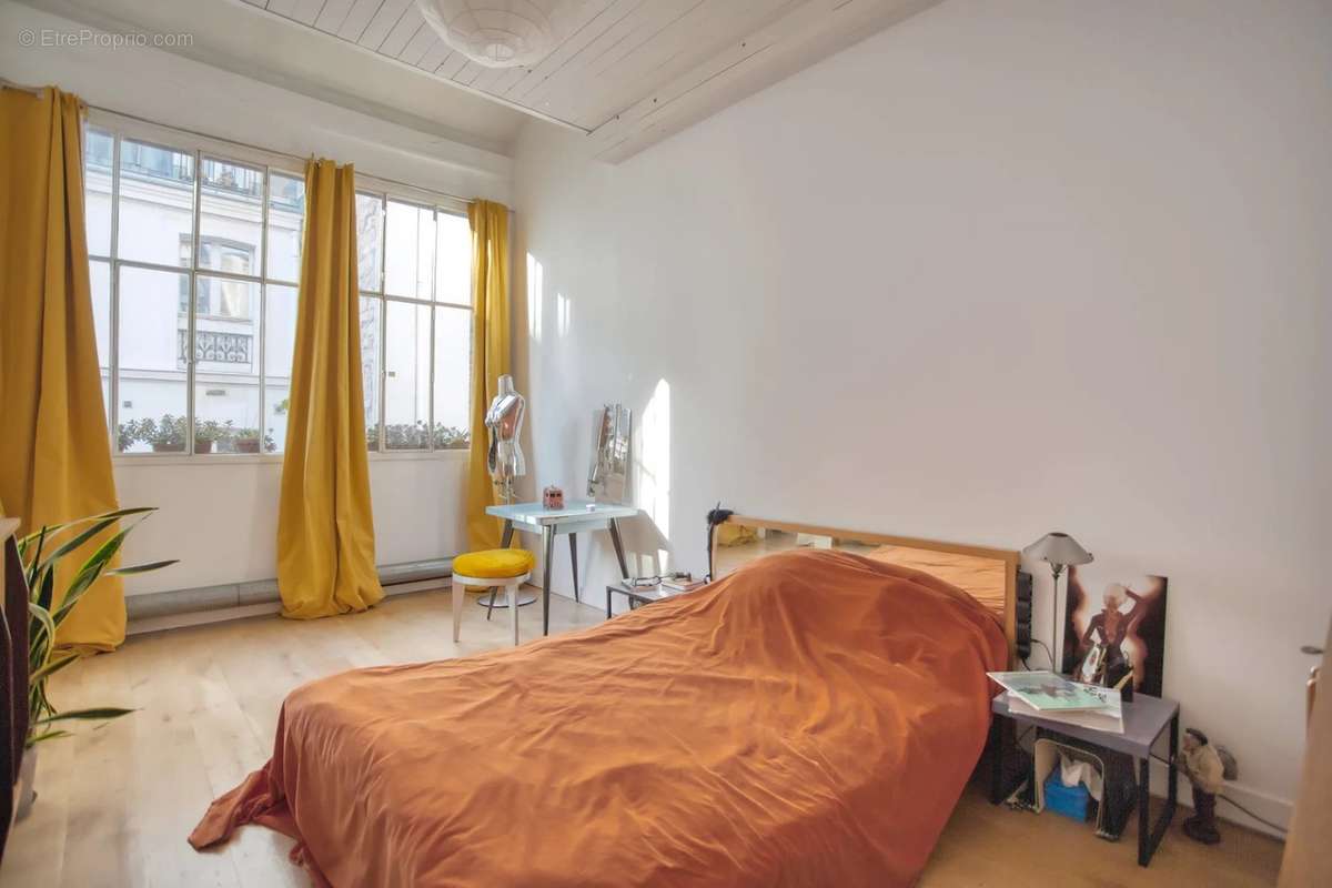 Appartement à PARIS-10E