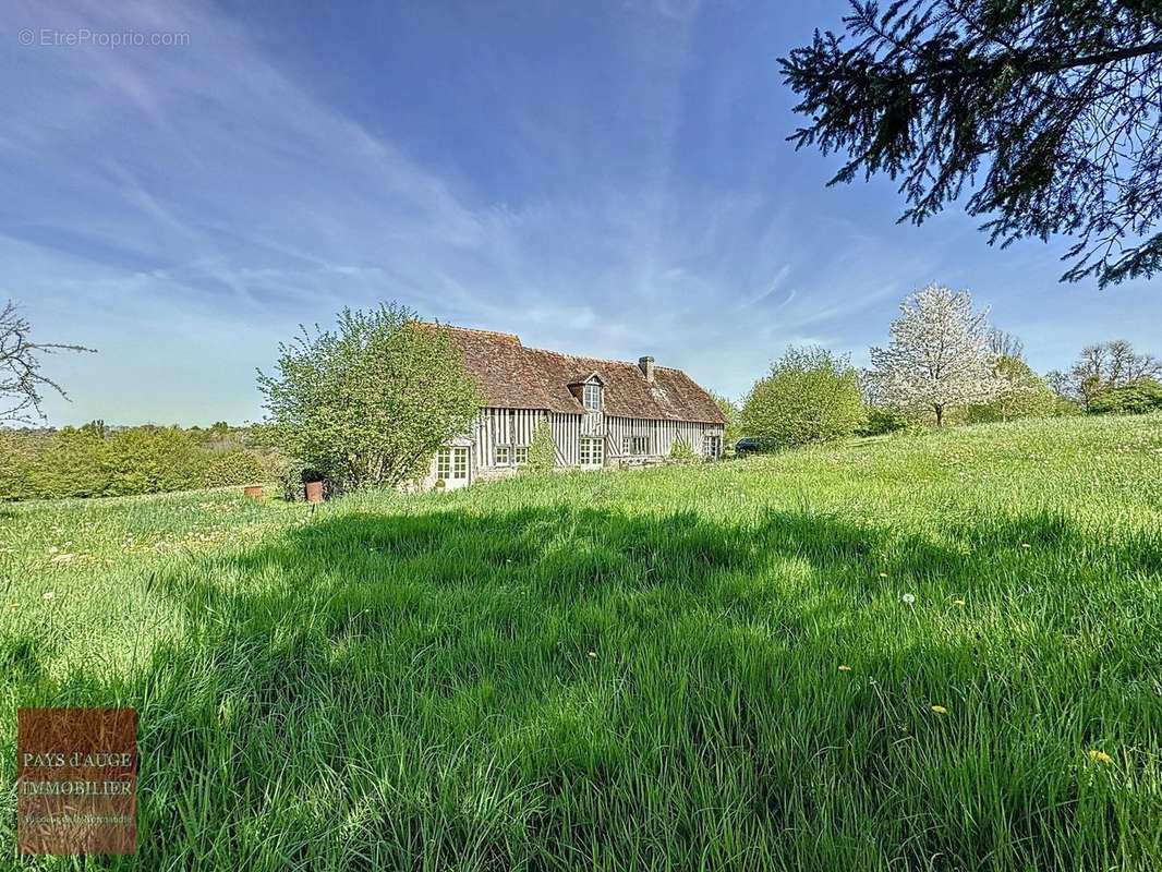 Maison à SAINT-GEORGES-EN-AUGE