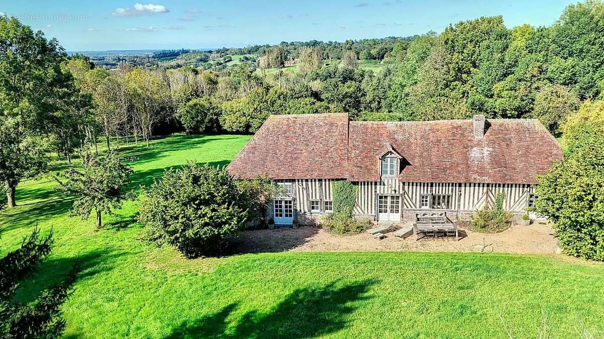 Maison à SAINT-GEORGES-EN-AUGE