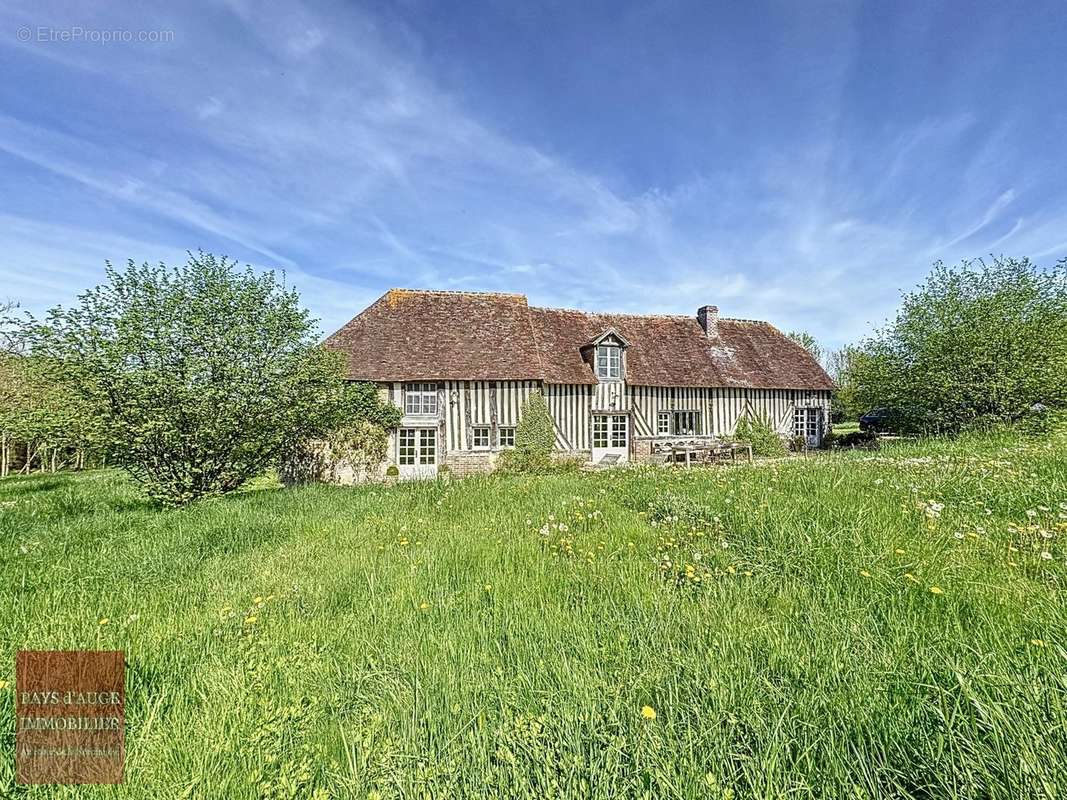 Maison à SAINT-GEORGES-EN-AUGE