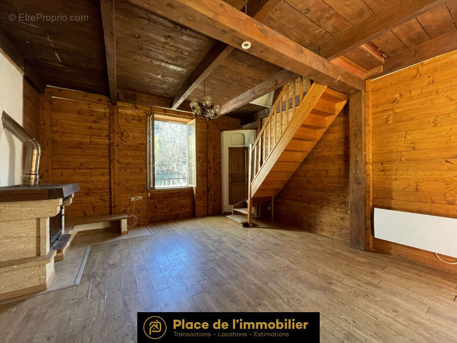 Appartement à ROBIAC-ROCHESSADOULE