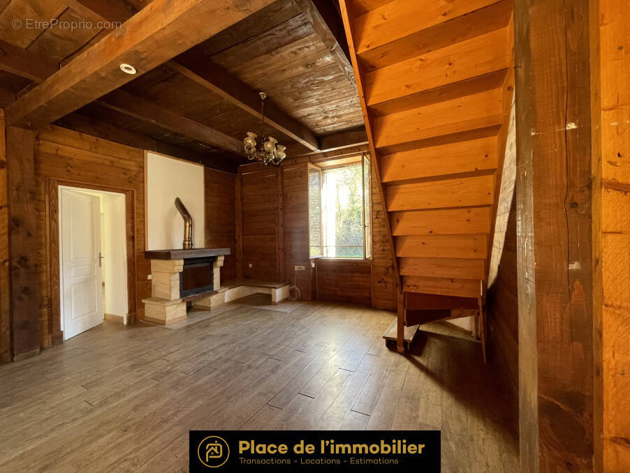 Appartement à ROBIAC-ROCHESSADOULE