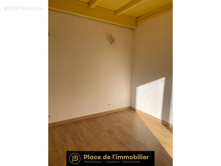 Appartement à ROBIAC-ROCHESSADOULE