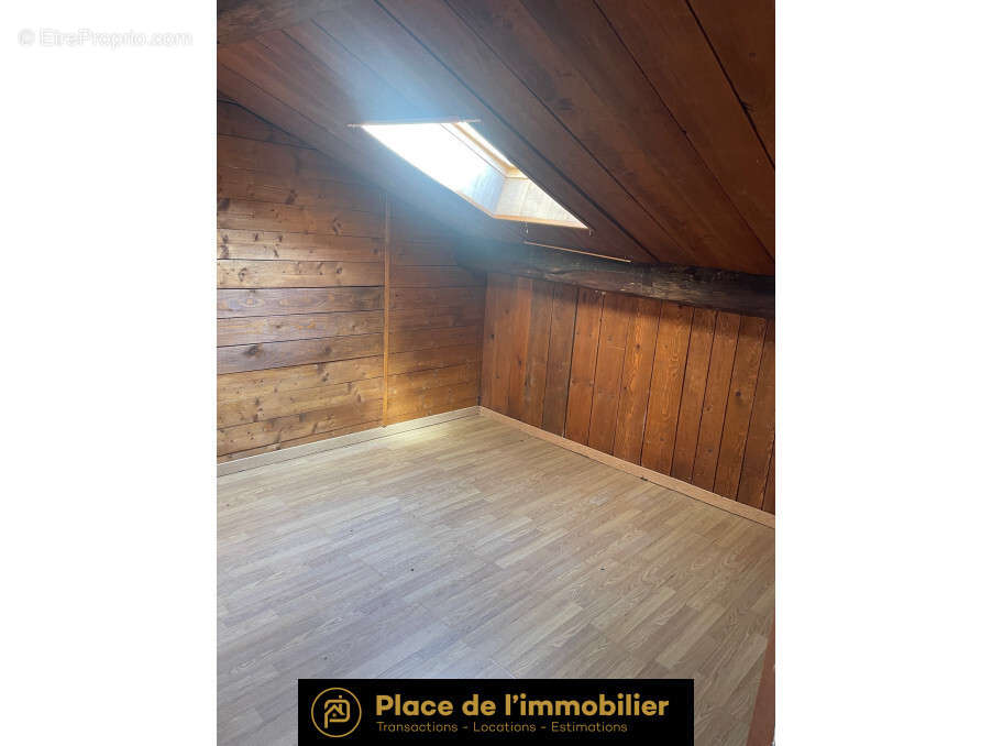 Appartement à ROBIAC-ROCHESSADOULE