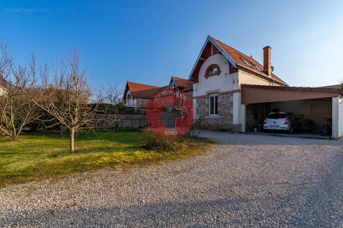 Maison à COUTERNON