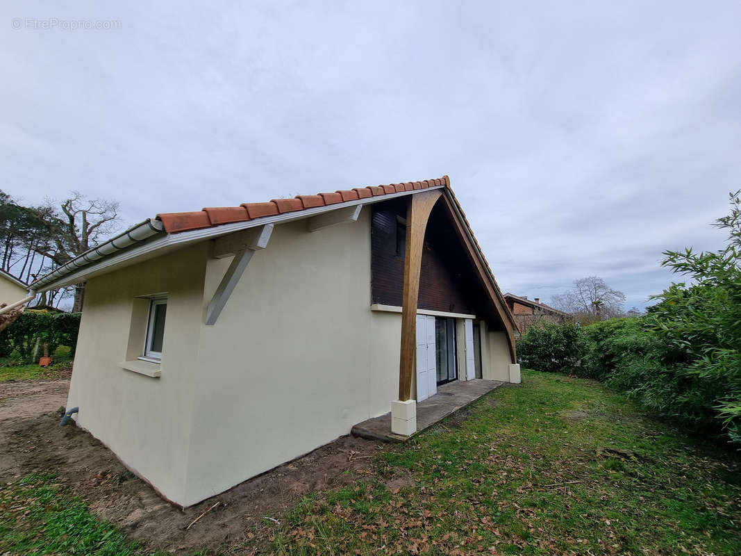 Maison à SAINT-JULIEN-EN-BORN