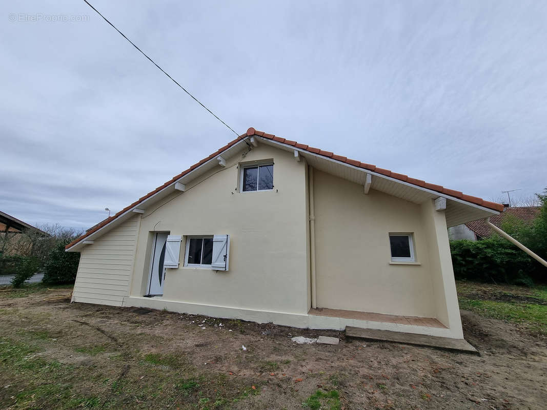 Maison à SAINT-JULIEN-EN-BORN