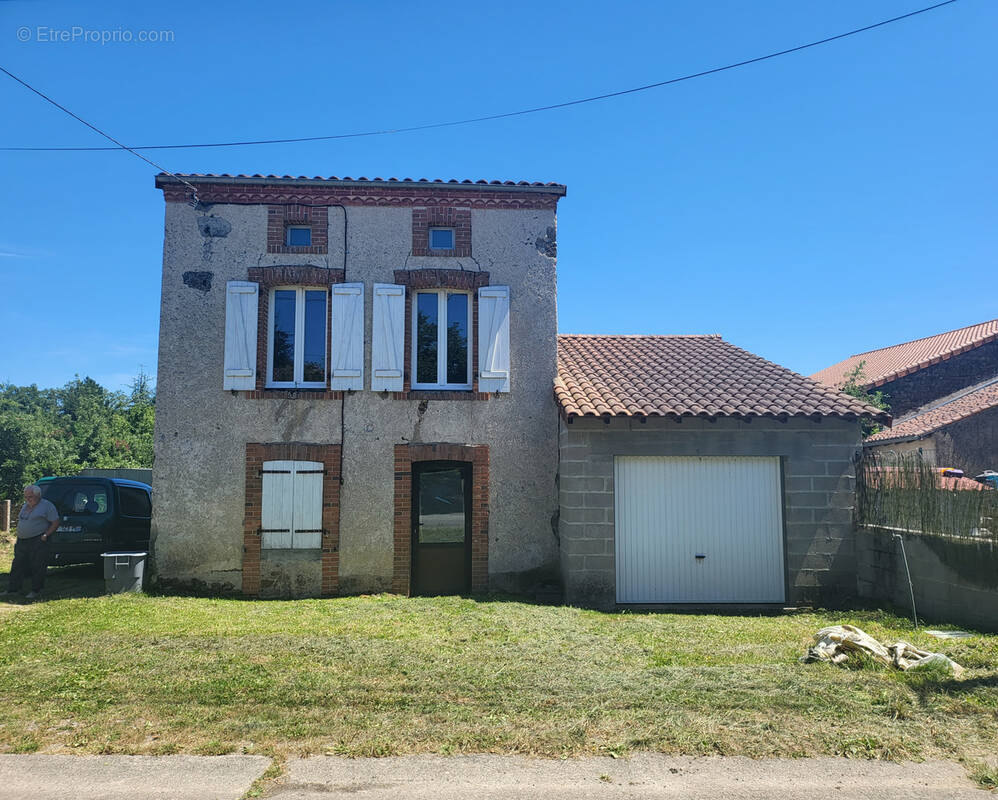 Maison à DROUX