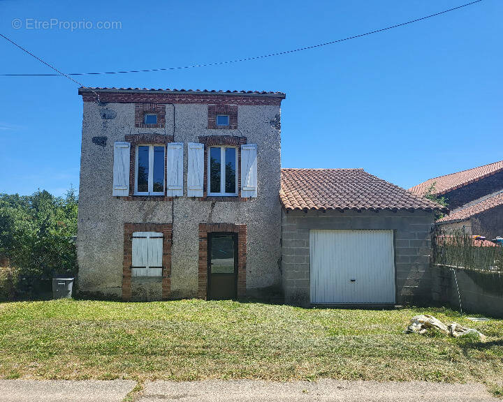 Maison à DROUX