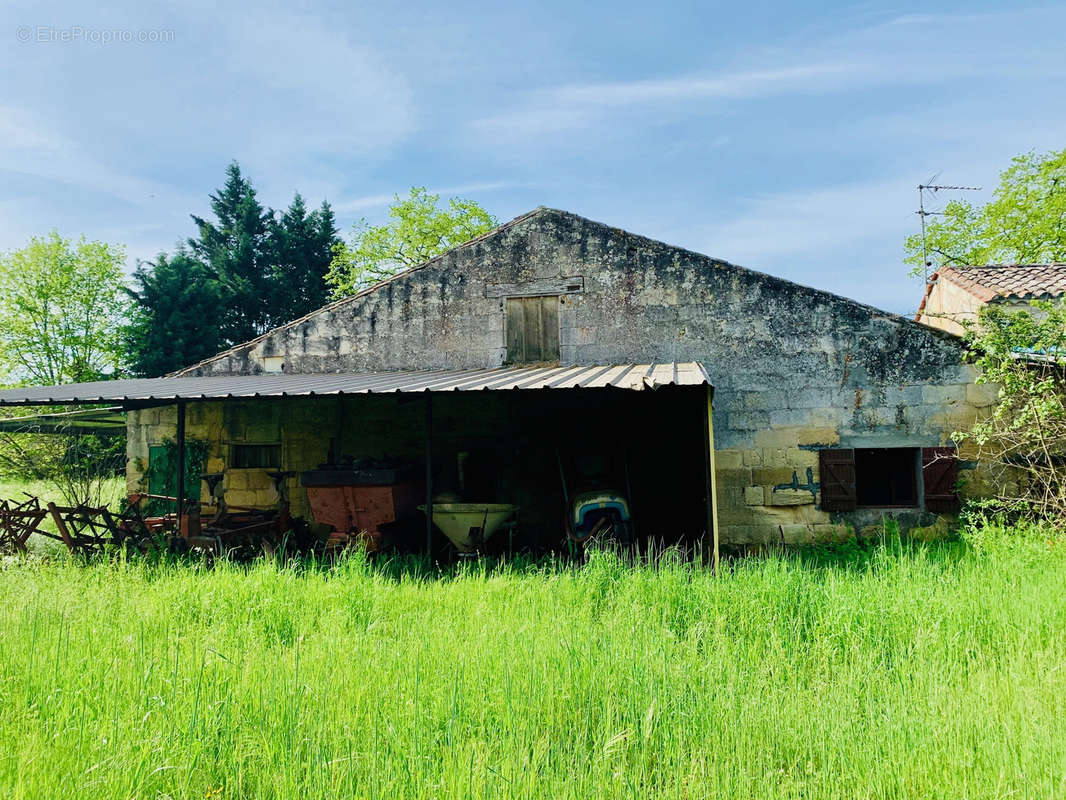 Maison à MOULIETS-ET-VILLEMARTIN