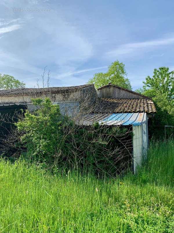 Maison à MOULIETS-ET-VILLEMARTIN