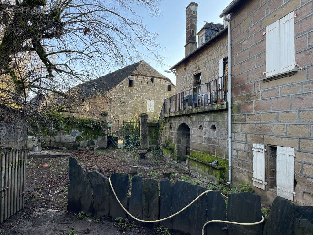 Maison à SAINT-AULAIRE