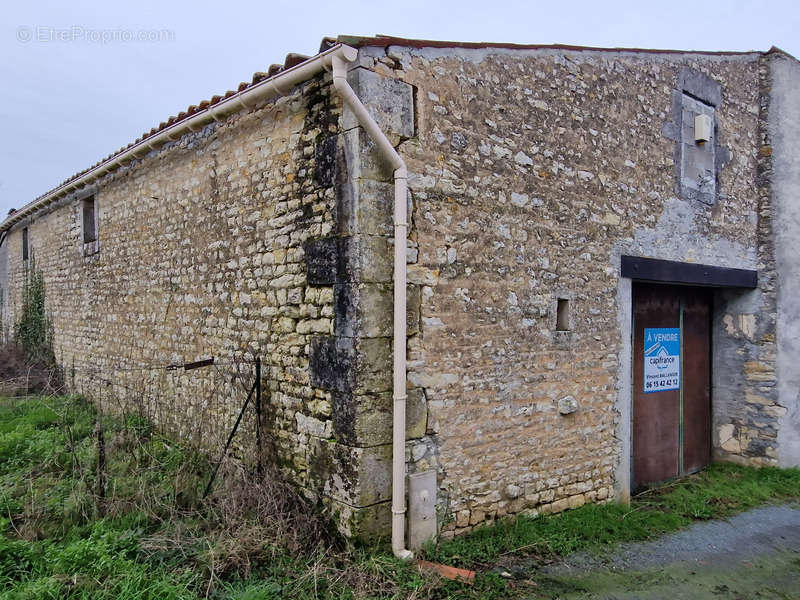 Maison à SAINT-COUTANT-LE-GRAND