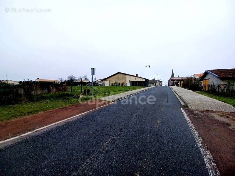 Terrain à BUDOS