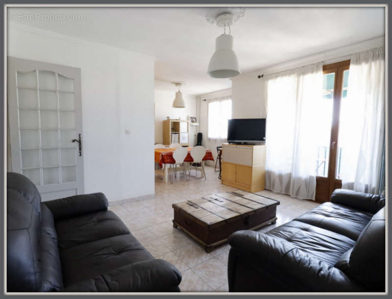 Appartement à MARSEILLE-4E