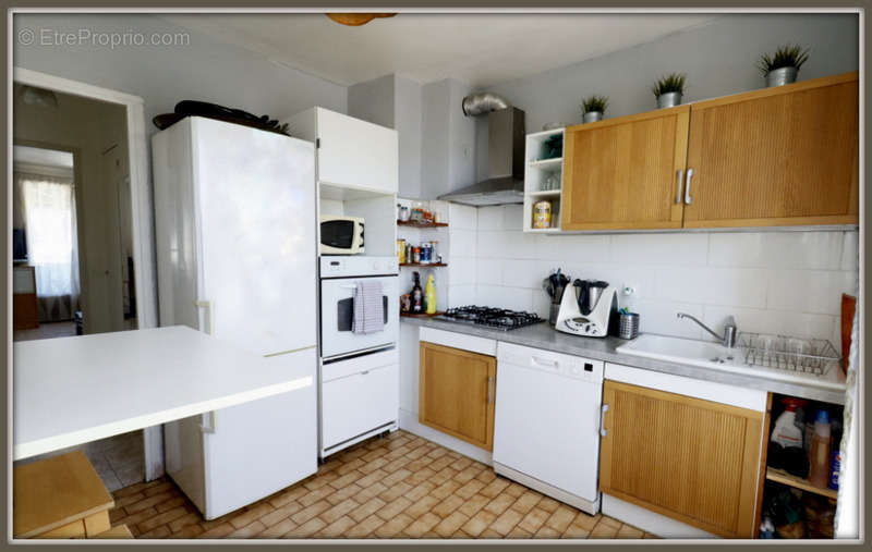 Appartement à MARSEILLE-4E