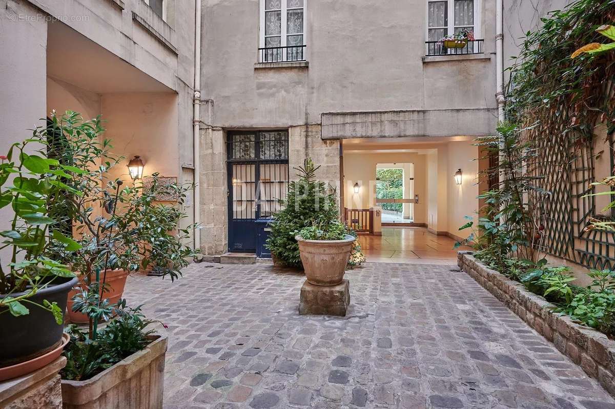 Appartement à PARIS-6E