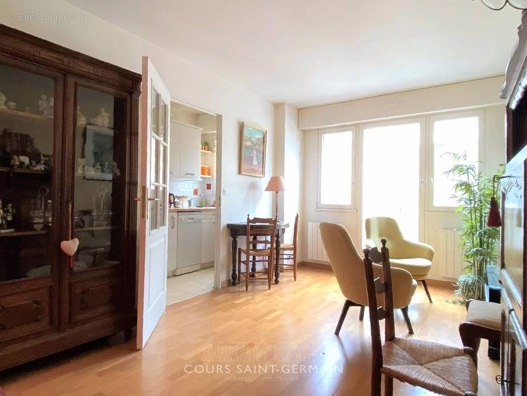 Appartement à PARIS-18E