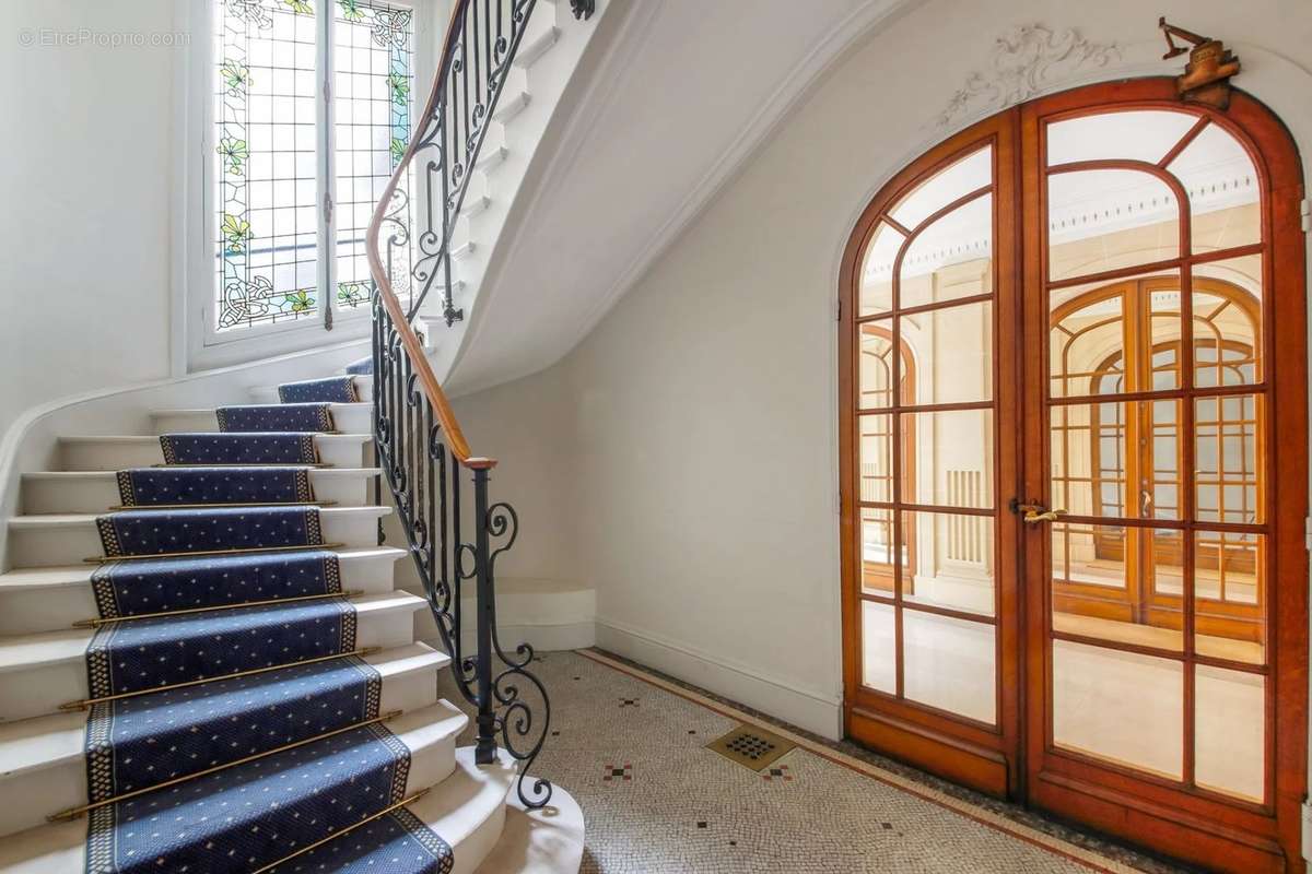 Appartement à PARIS-8E