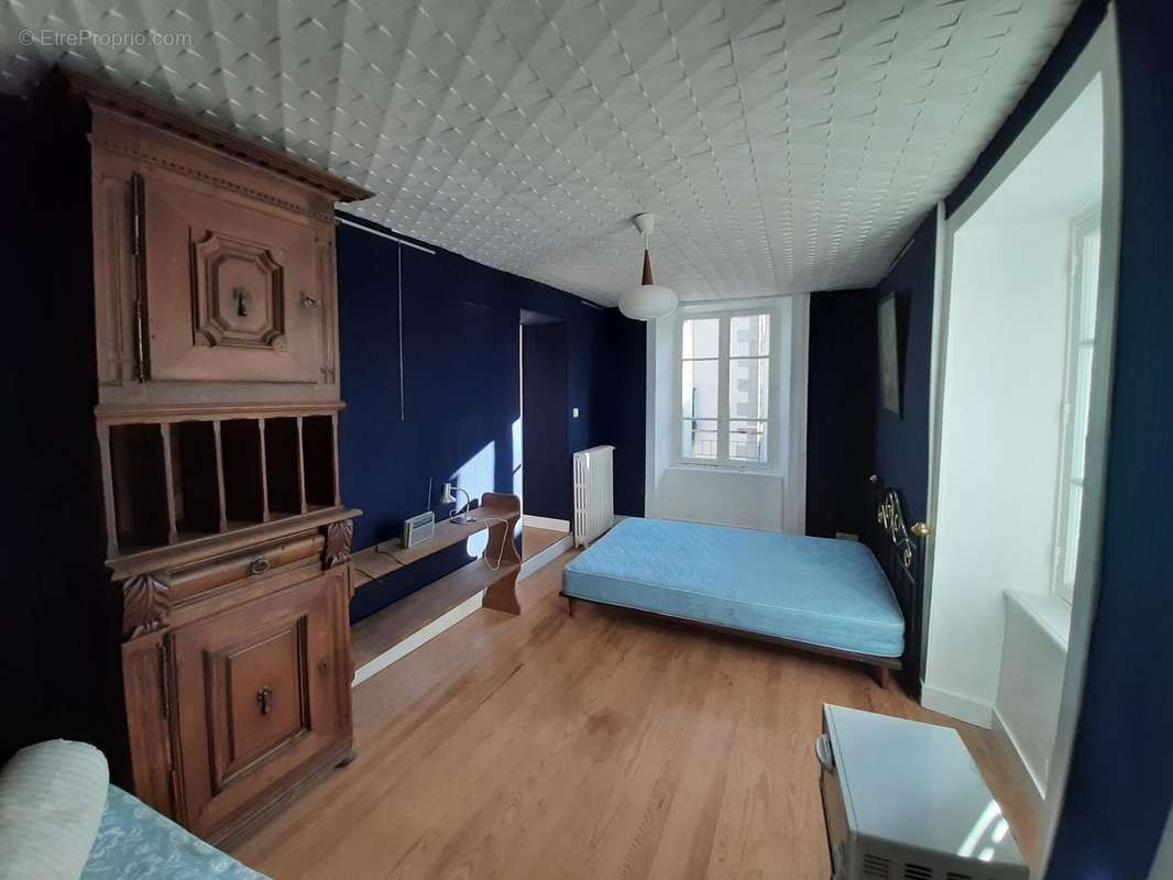   - Appartement à BORT-LES-ORGUES