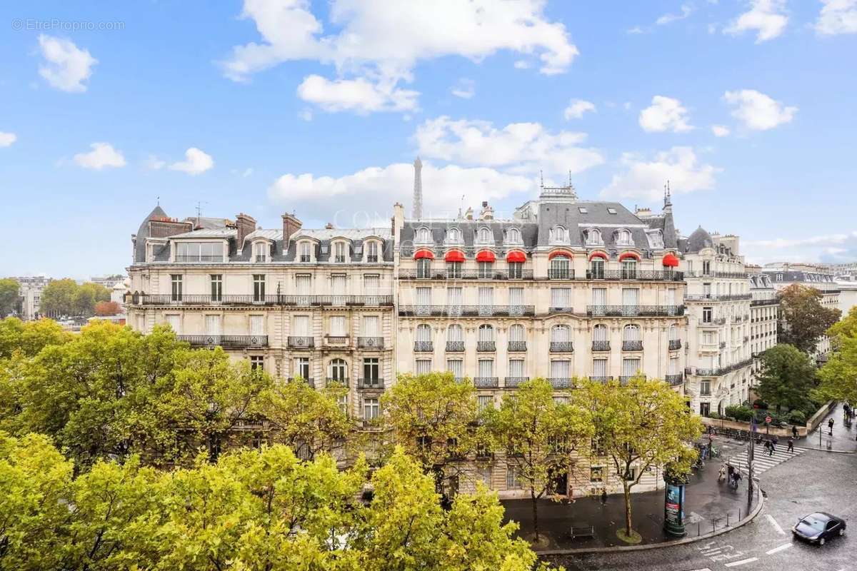 Appartement à PARIS-8E