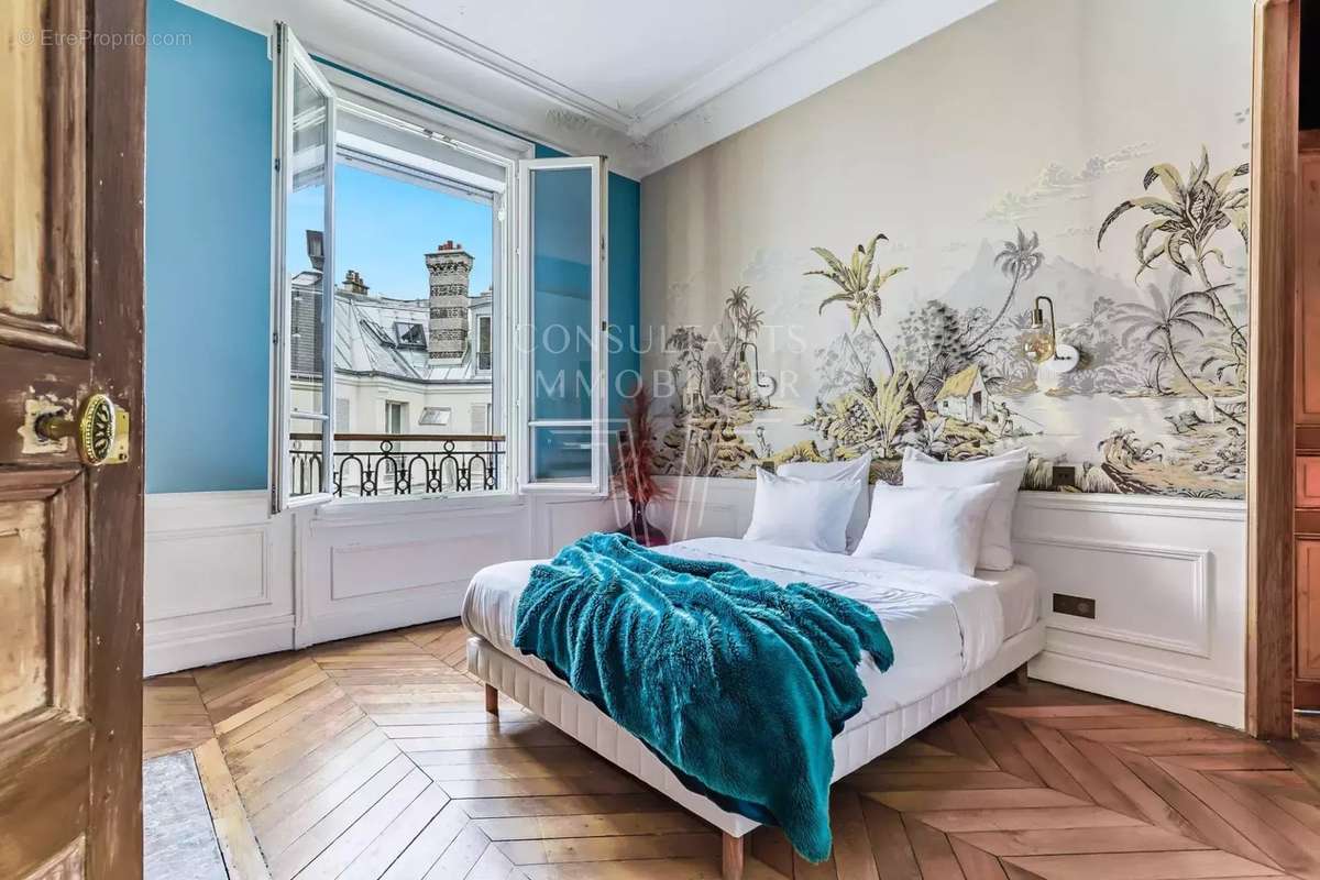 Appartement à PARIS-8E