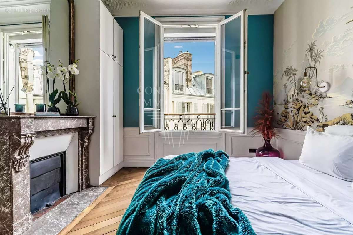 Appartement à PARIS-8E