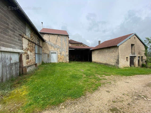 Maison à CONFLANS-SUR-LANTERNE