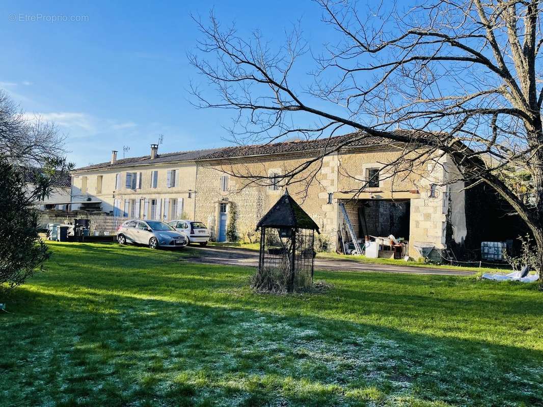 Maison à MORTAGNE-SUR-GIRONDE