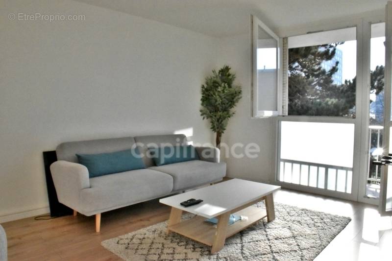 Appartement à SAINT-ETIENNE-DU-ROUVRAY