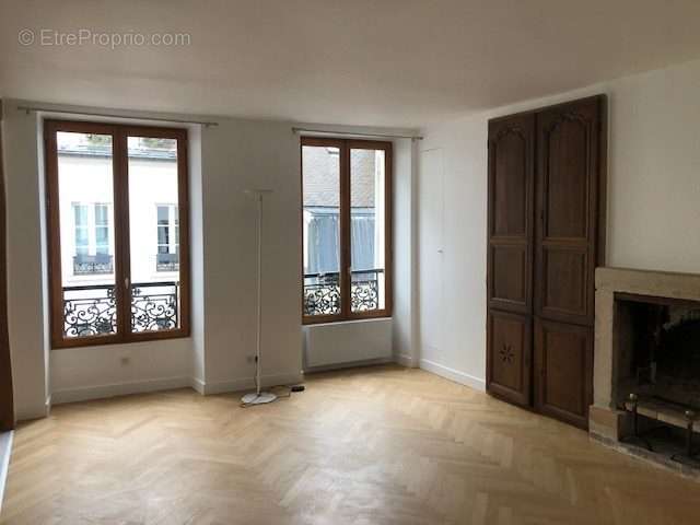 Appartement à PARIS-7E