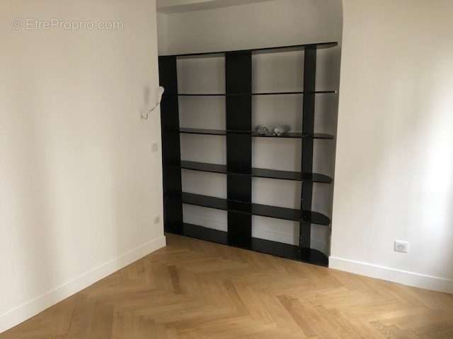 Appartement à PARIS-7E