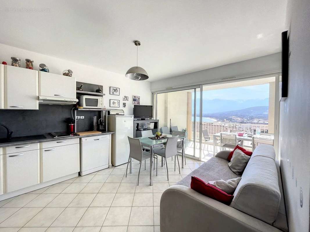 Appartement à CALVI