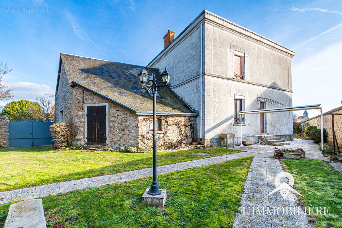 Maison à CHAUFFOUR-LES-ETRECHY