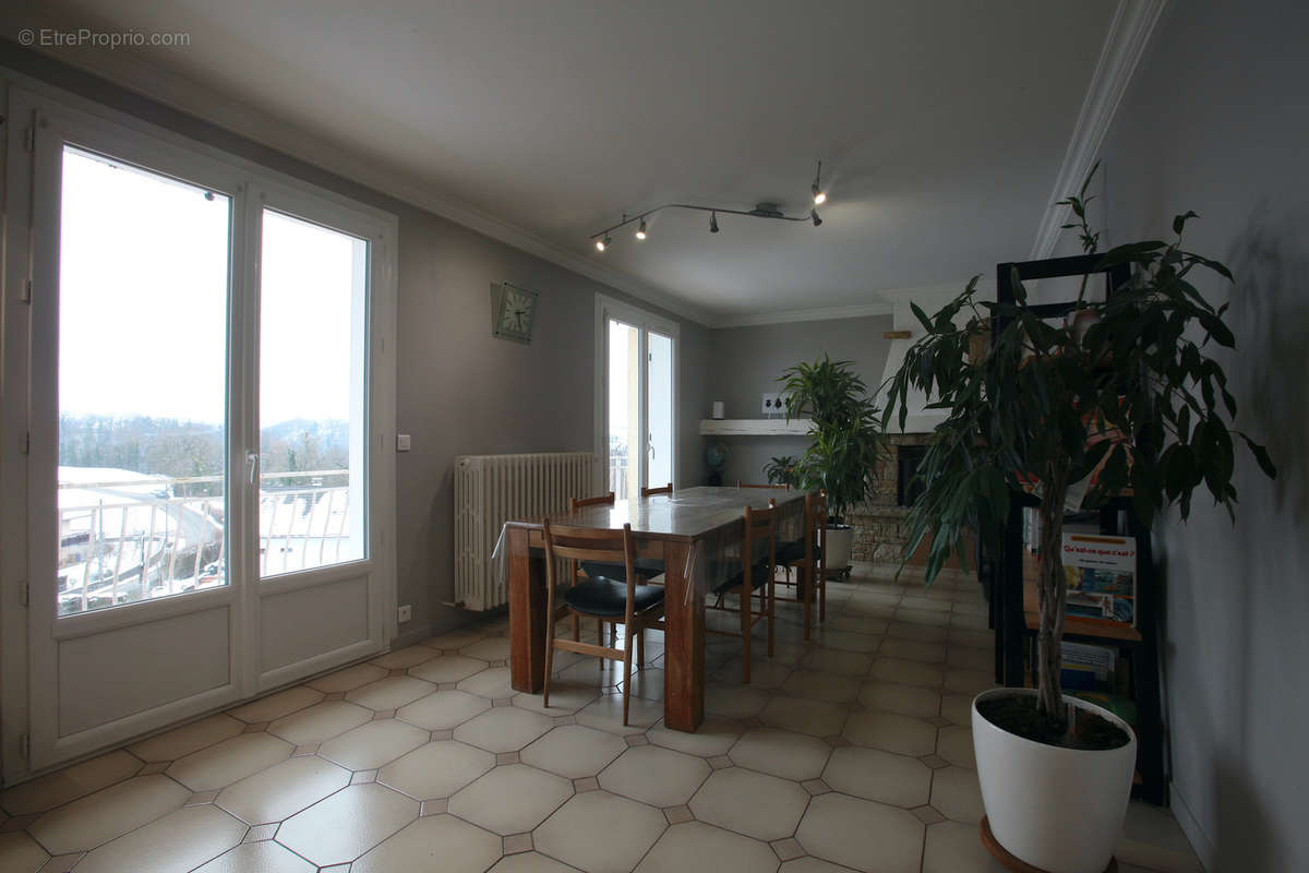 Appartement à POISY